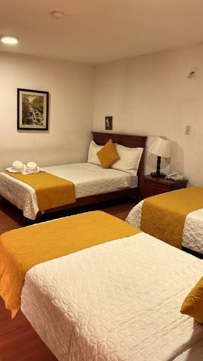 Hotel Coronel Cuenca Luaran gambar