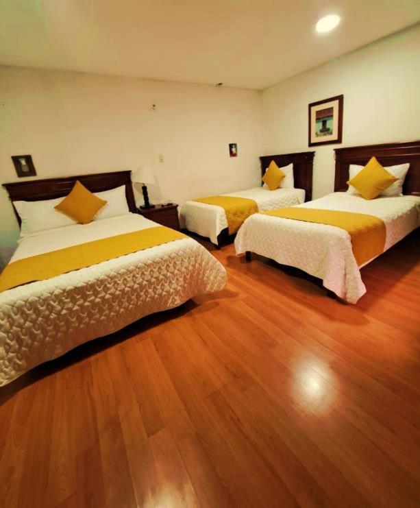 Hotel Coronel Cuenca Luaran gambar